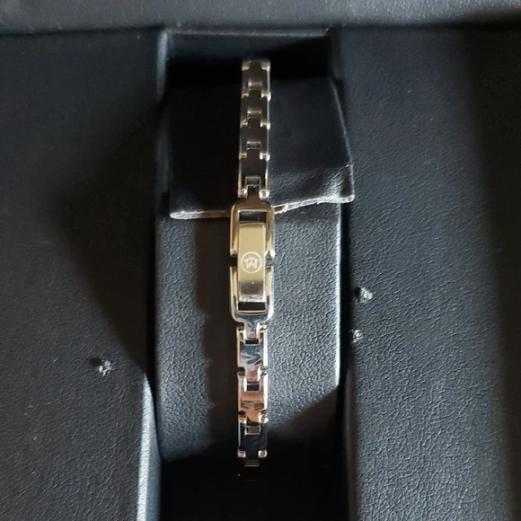 Movado BRAND NEW Bella Bangle Black Dial with Silver Accents Watch - Picture 4 of 6